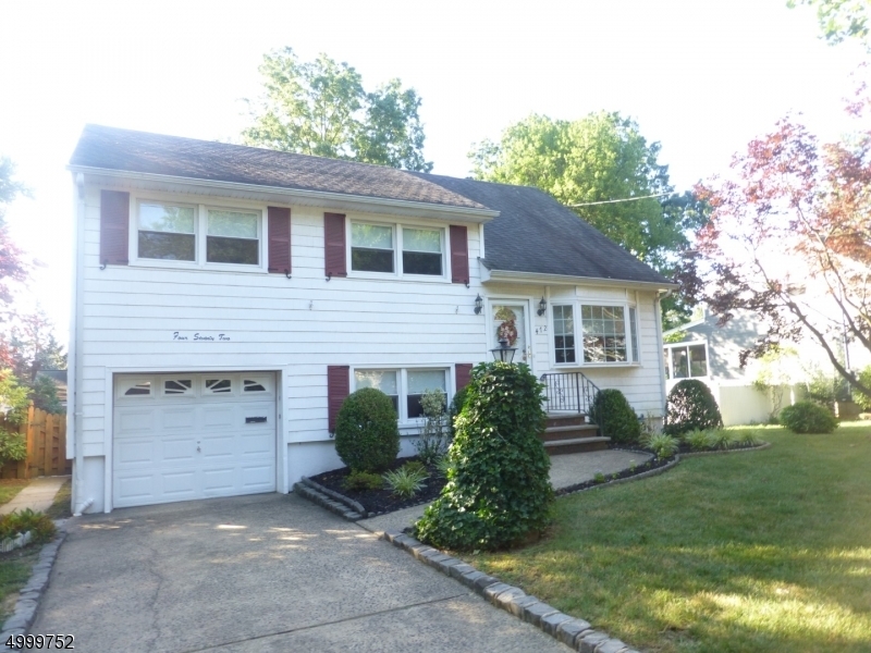 Property Photo:  472 La Grande Ave  NJ 07023 