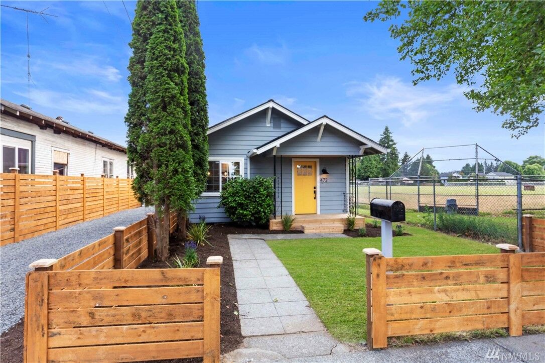 Property Photo:  472 W Maple Street  WA 98272 