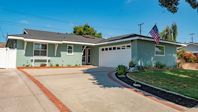 Property Photo:  267 Huntington Avenue  CA 93004 