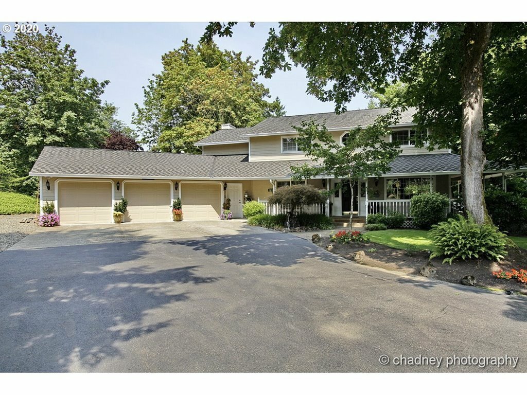 Property Photo:  4875 SE Hill Rd  OR 97267 