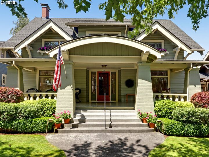 725 NE Laurelhurst Pl  Portland OR 97232 photo