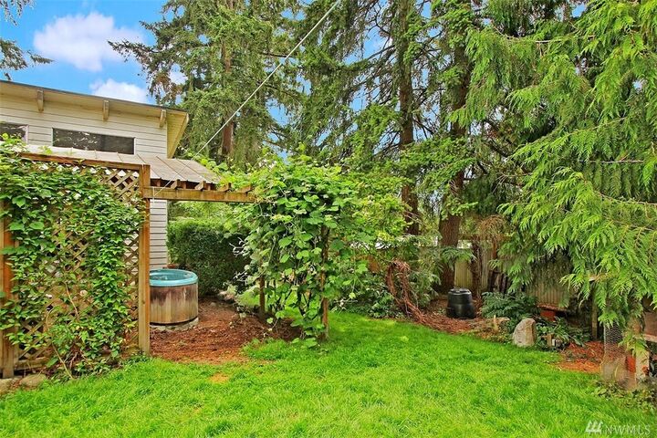 Property Photo: 15831 199 Avenue NE WA 98077