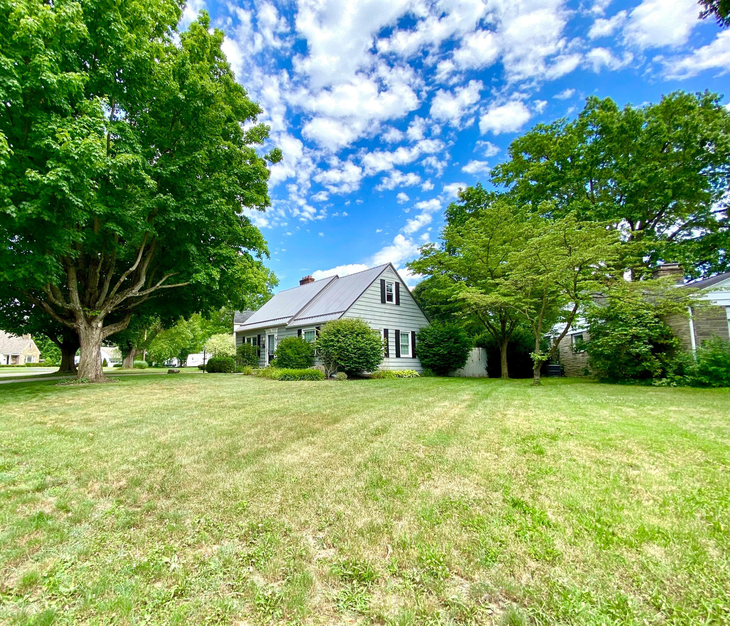 Property Photo:  247 N Quentin Road  OH 43055 