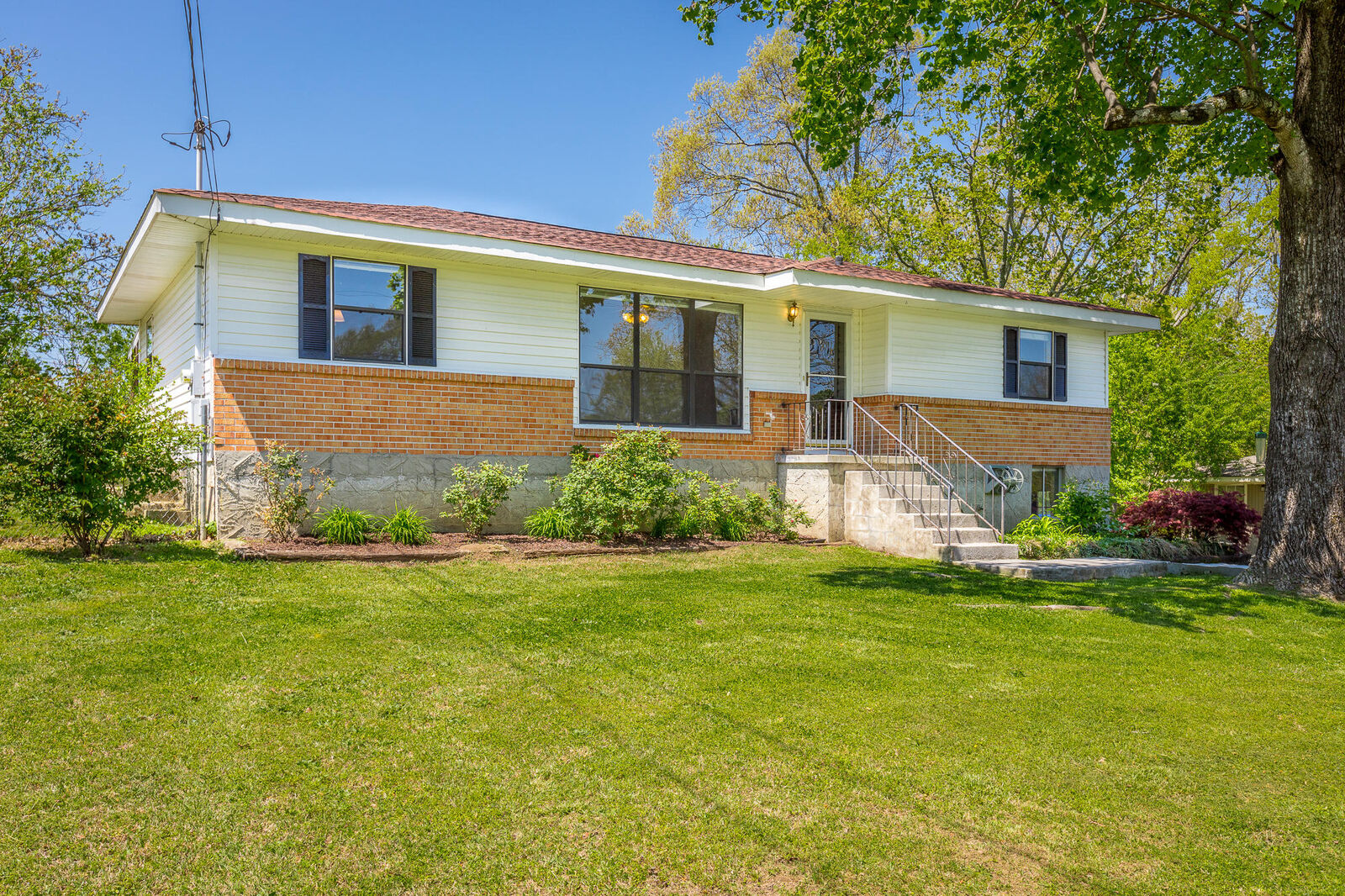 Property Photo: 1011 W Circle Drive GA 30741