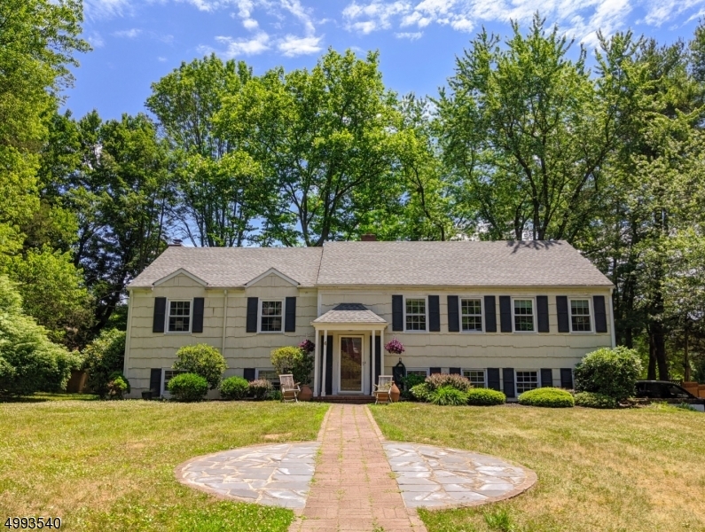 Property Photo:  4 Jensen Ct  NJ 07928 