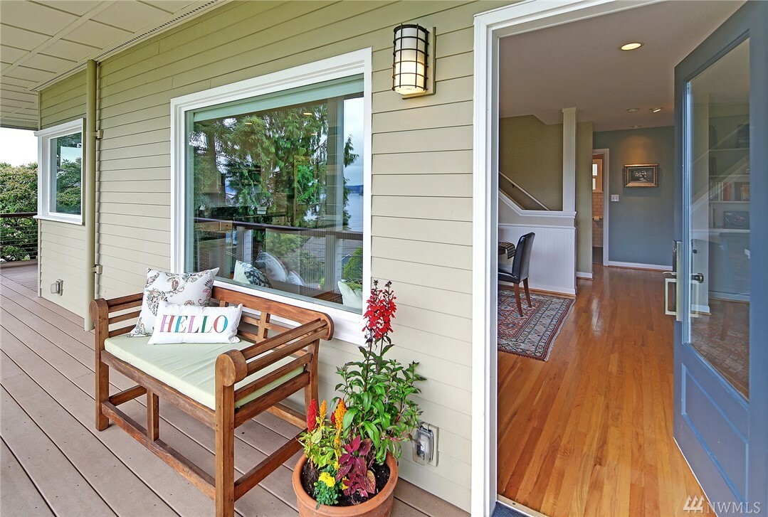 Property Photo: 10745 Exeter Ave NE WA 98125