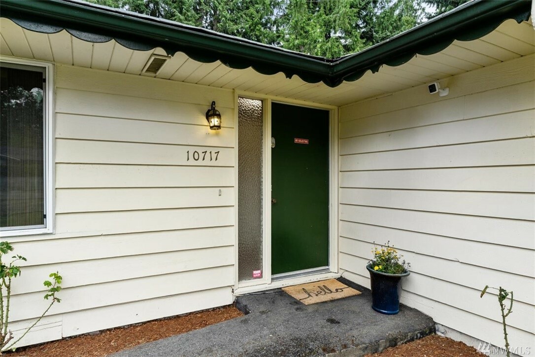 Property Photo: 10717 9th Dr SE WA 98208