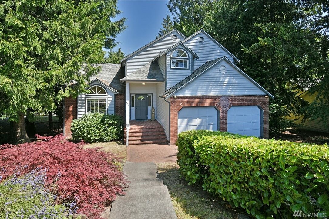 Property Photo:  860  Cherry Avenue NE  WA 98110 