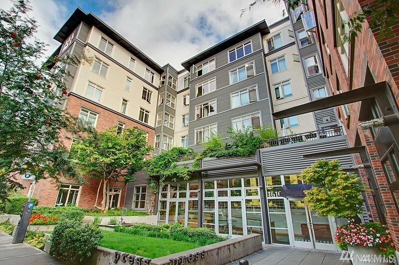 Property Photo:  1610 Belmont Ave 203  WA 98122 