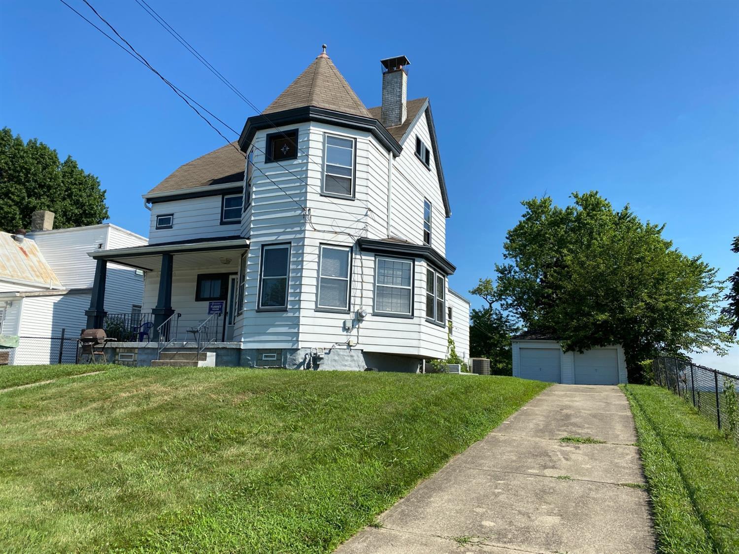 Property Photo: 2828 Claypole Ave OH 45204