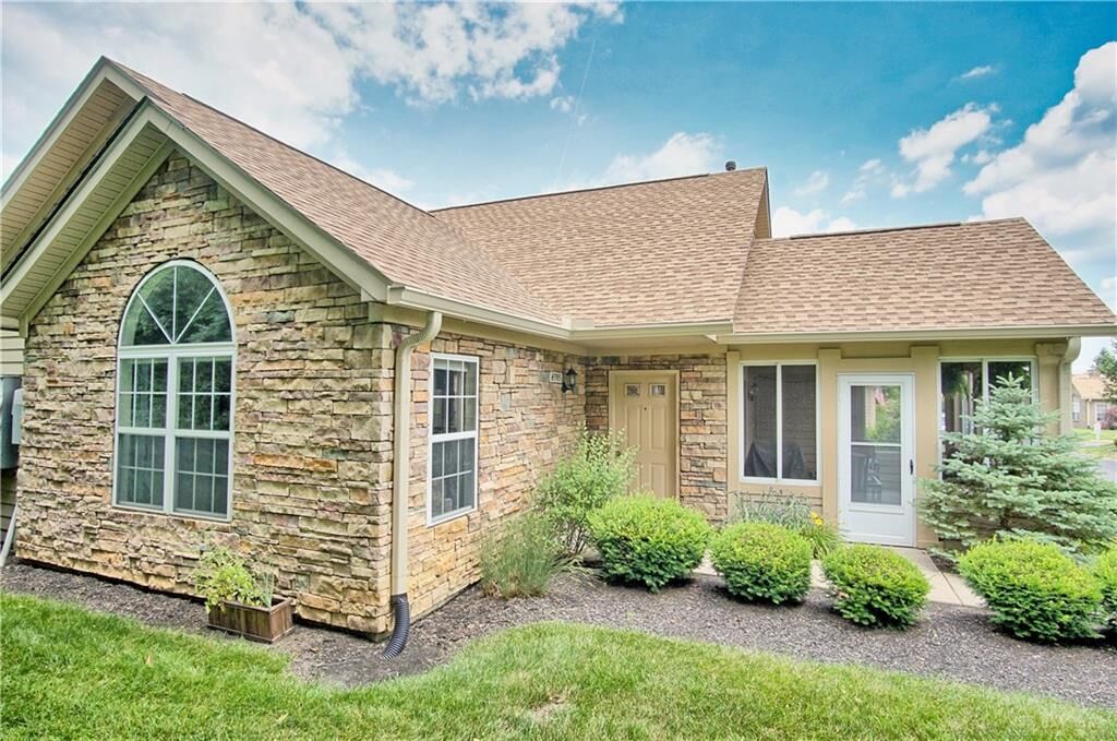 Property Photo: 2795 Austin Place OH 45431