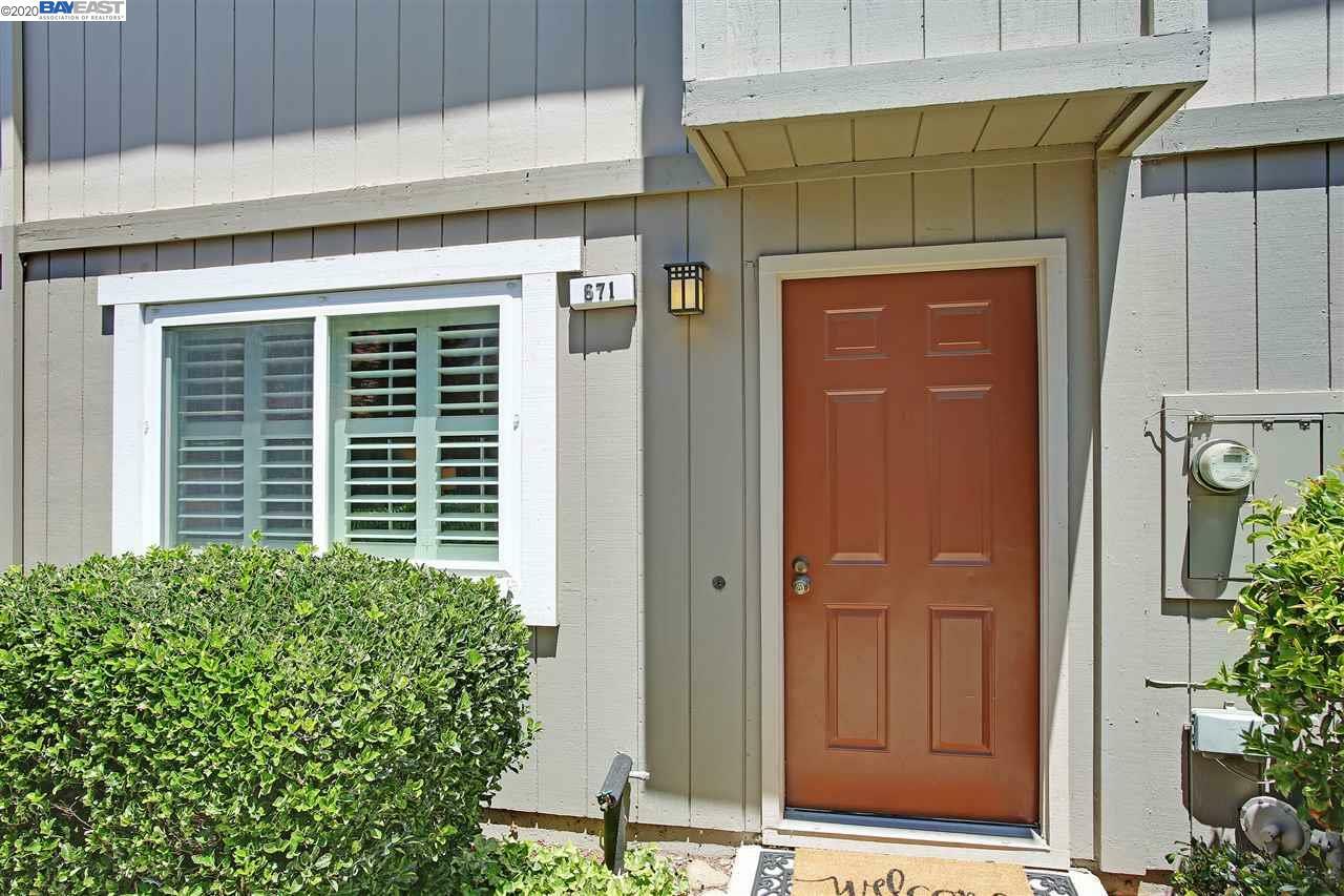 Property Photo:  671 Concord Pl  CA 94566 