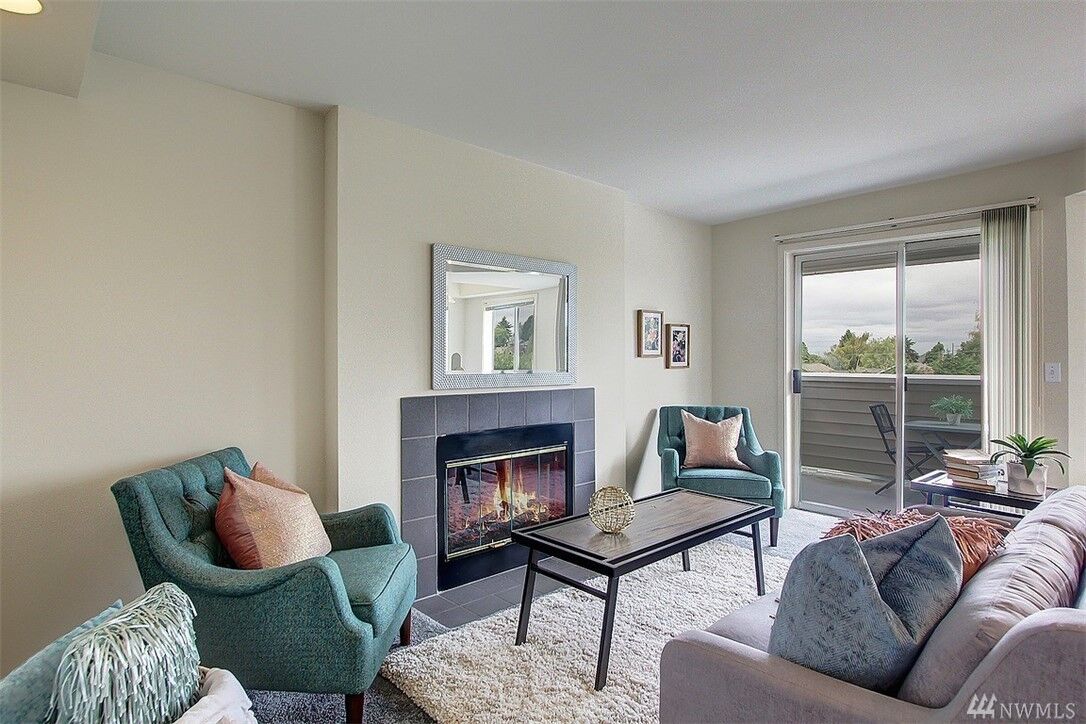 Property Photo:  2108  Warren Avenue N 301  WA 98109 