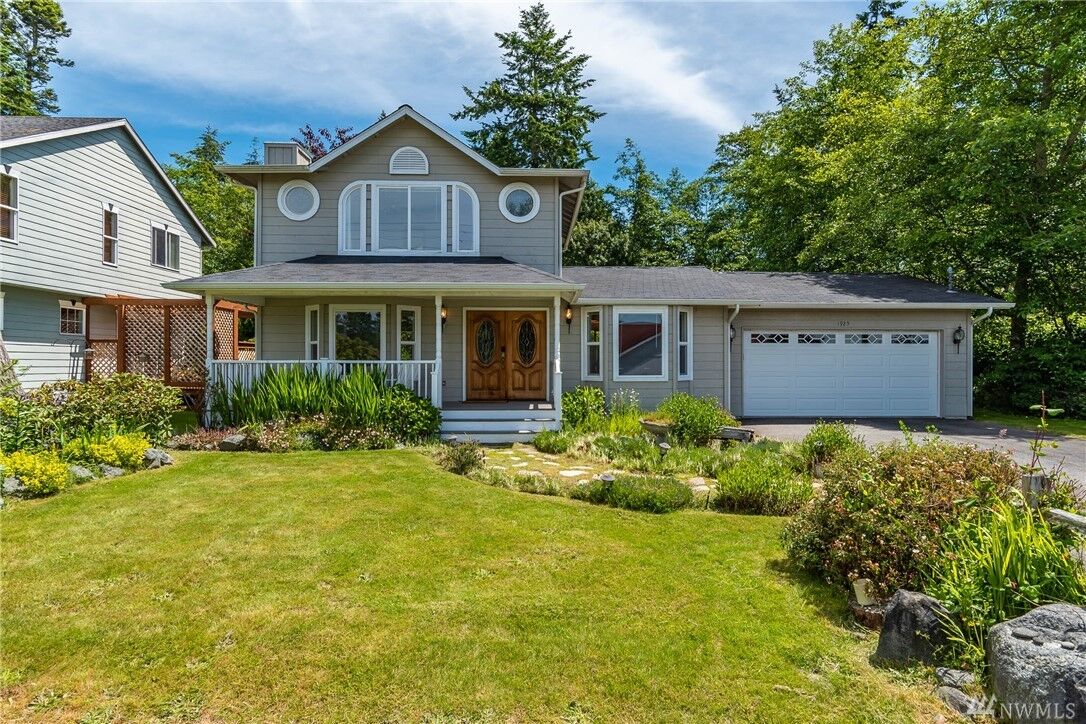 Property Photo:  1925  Pinecrest Avenue  WA 98239 