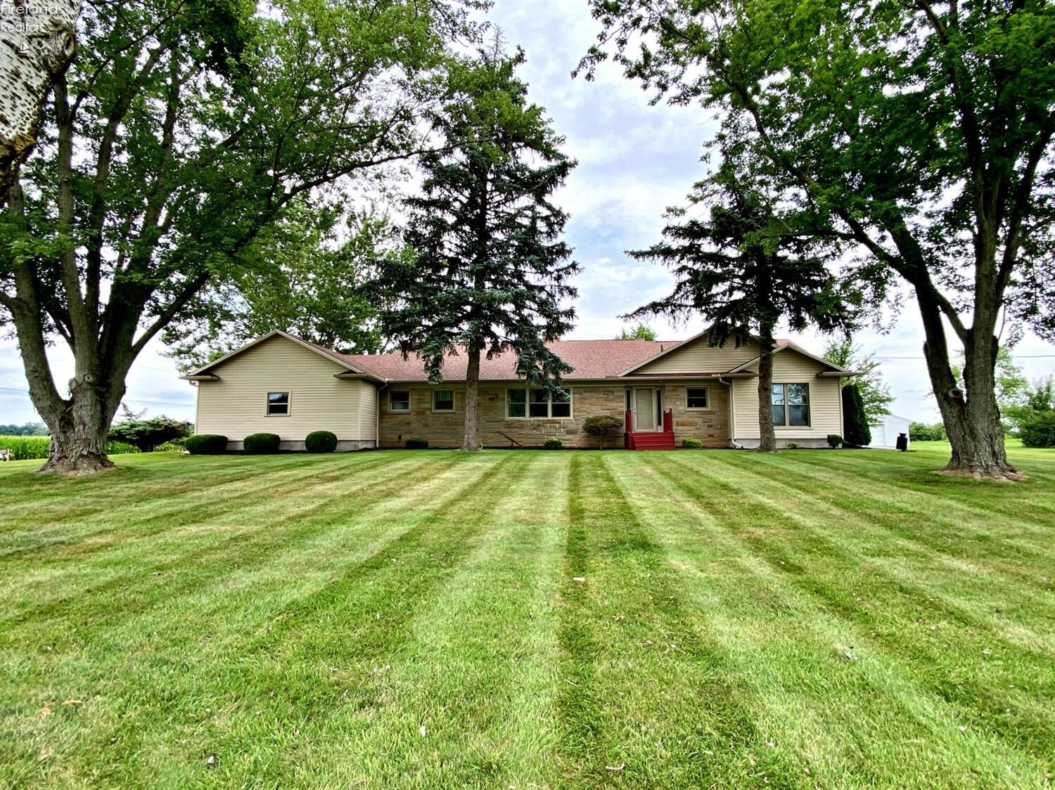 Property Photo: 3017 E Cr 50 OH 44883