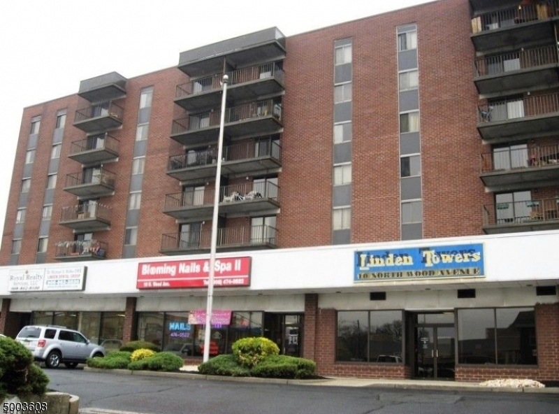 Property Photo:  10 N Wood Ave Unit 619  NJ 07036 