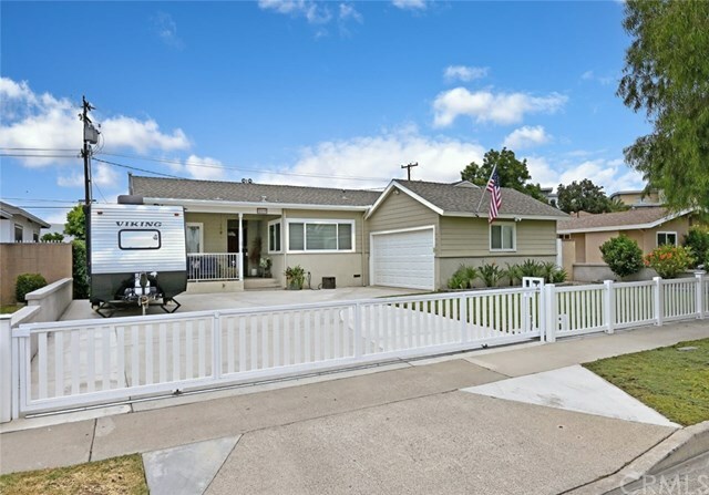 Property Photo:  2519 Clarke Avenue  CA 92831 