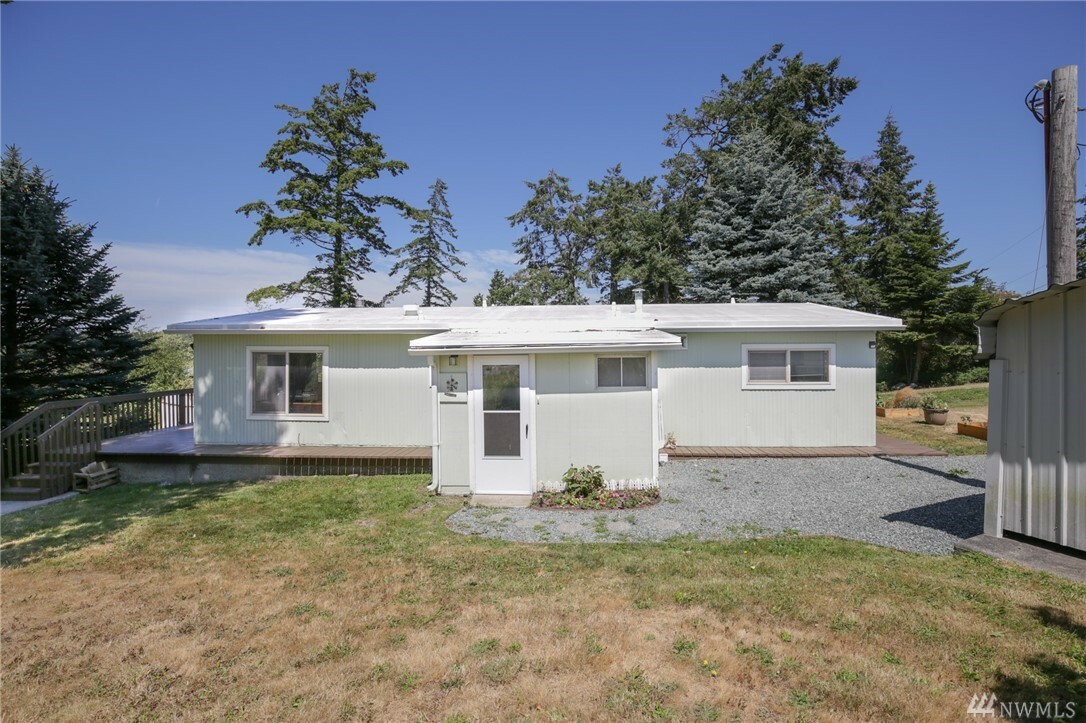 Property Photo:  1019 Diane Ave  WA 98277 