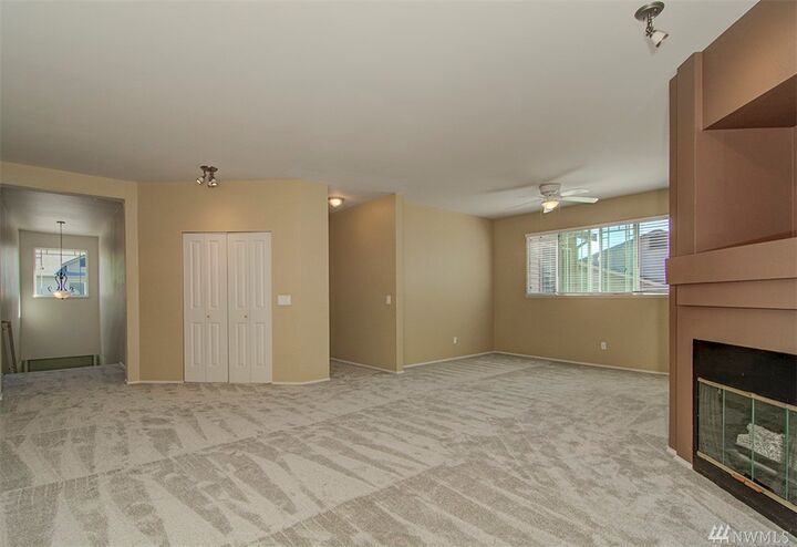 Property Photo: 4453 248th Lane SE 4453 WA 98029