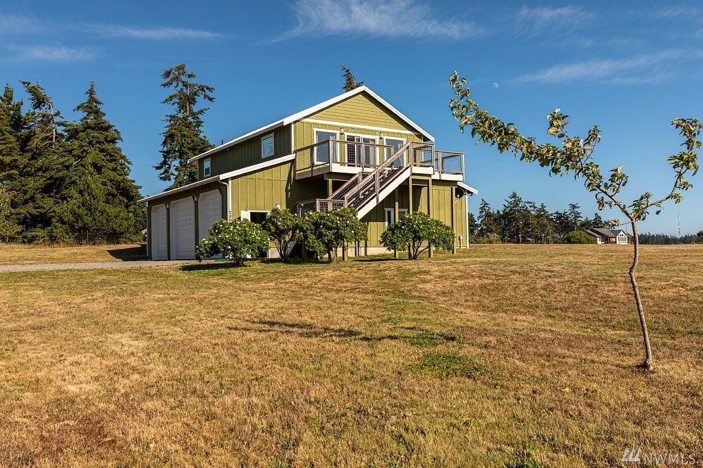 Property Photo: 2864 Golf Course Road WA 98277