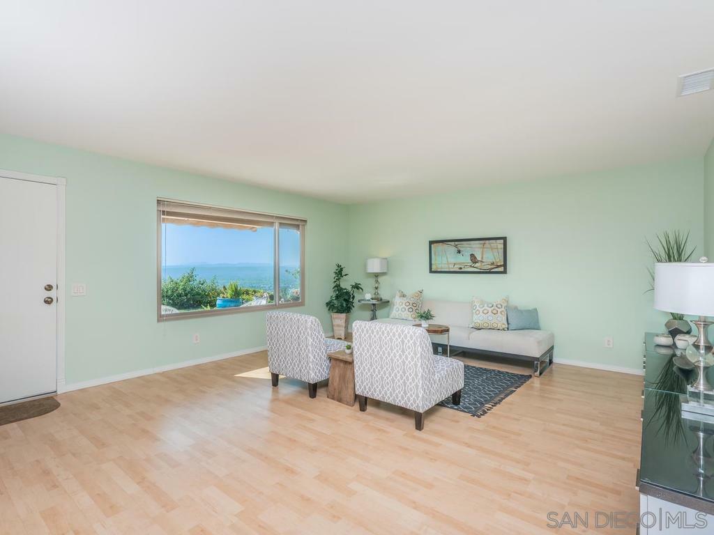 Property Photo:  4461 Kittiwake Way  CA 92057 