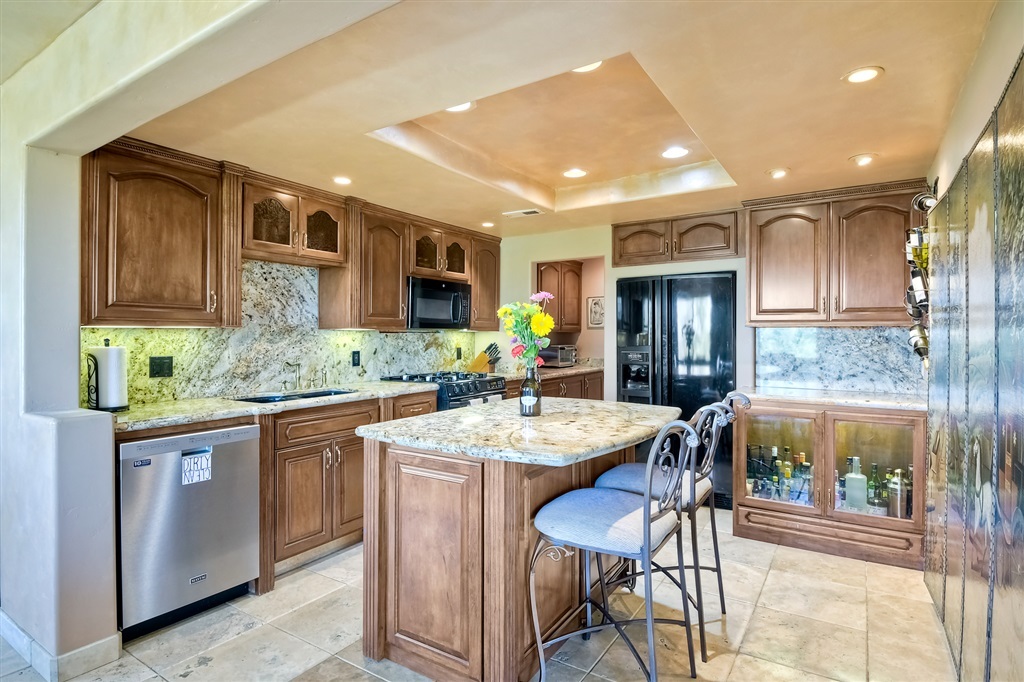 Property Photo: 6520 Corte Montecito CA 92009
