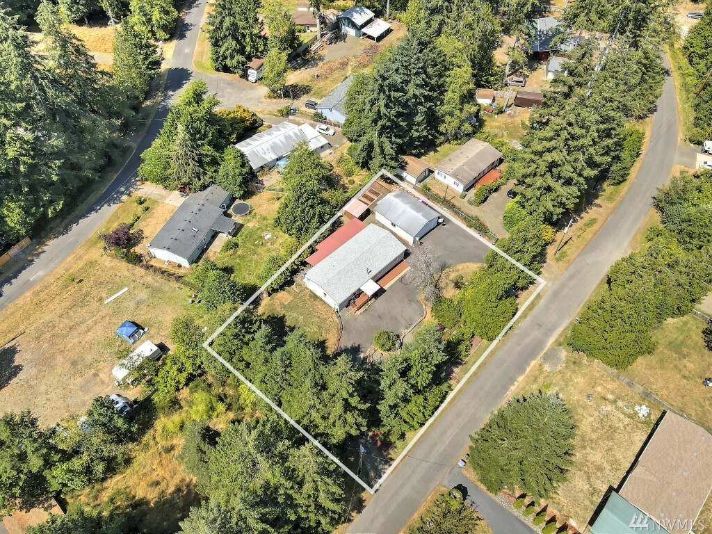 Property Photo:  31 E Park Lp  WA 98584 