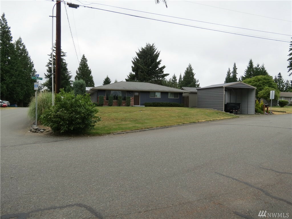 Property Photo:  8710 4th Place SE  WA 98208 