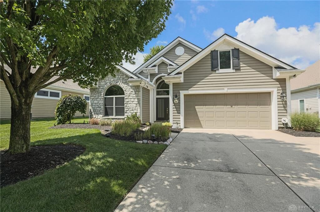 Property Photo: 426 Yankee Trace Drive OH 45458