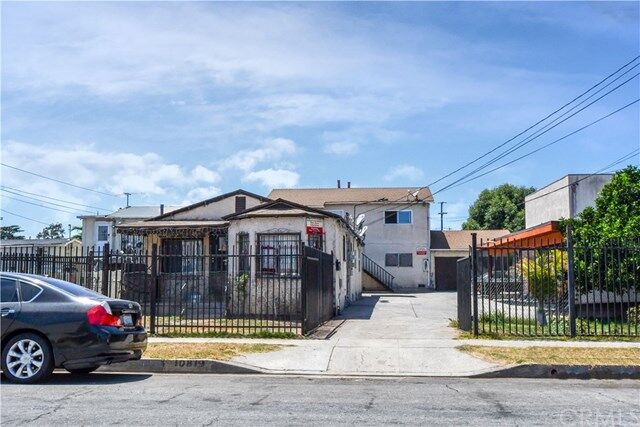 Property Photo:  10819 Burin Avenue  CA 90304 