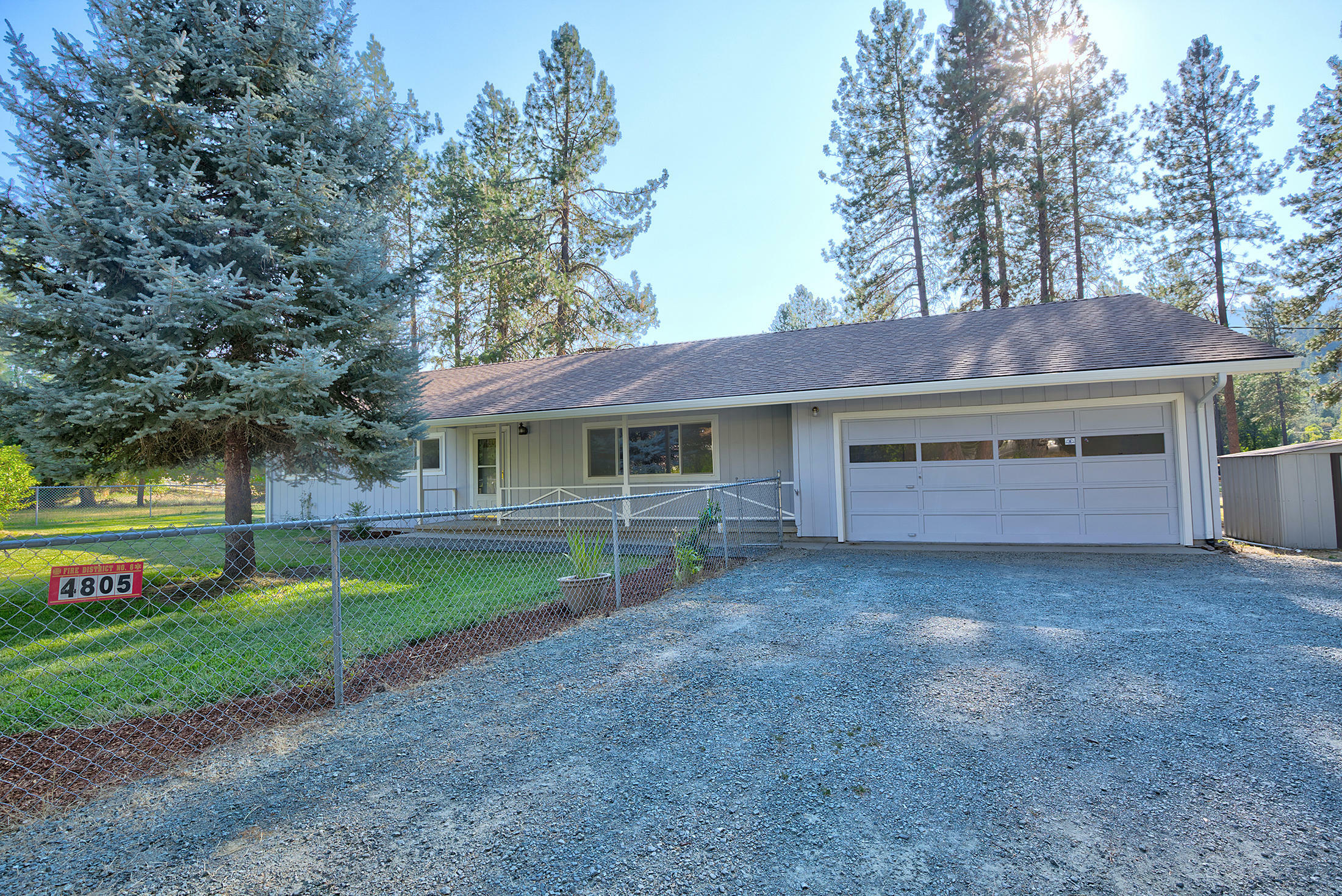 Property Photo: 4805 E Evans Creek Road OR 97537