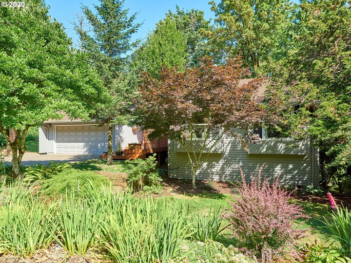 12 Walking Woods Dr  Lake Oswego OR 97035 photo