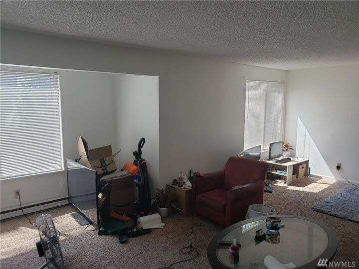 Property Photo:  18100  15th Avenue NE D121  WA 98155 