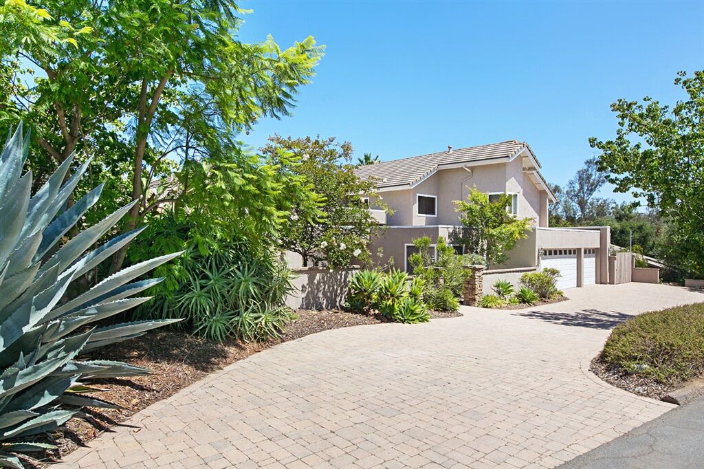 Property Photo:  13409 Calle Colina  CA 92064 