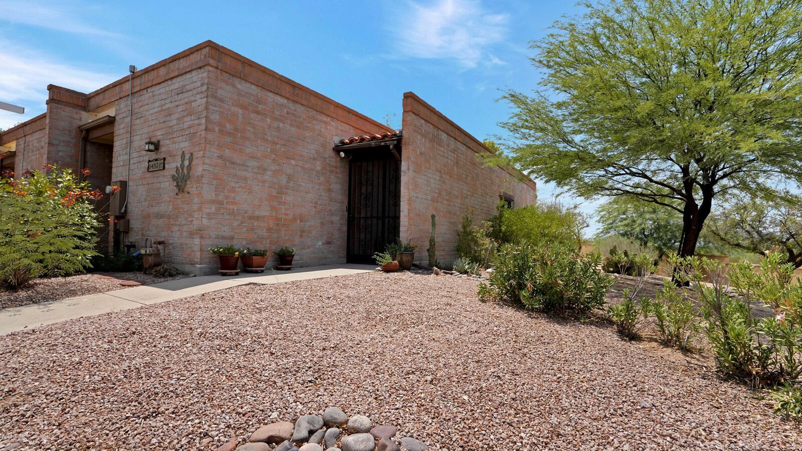 Property Photo:  8493 N Breezewood Place  AZ 85704 