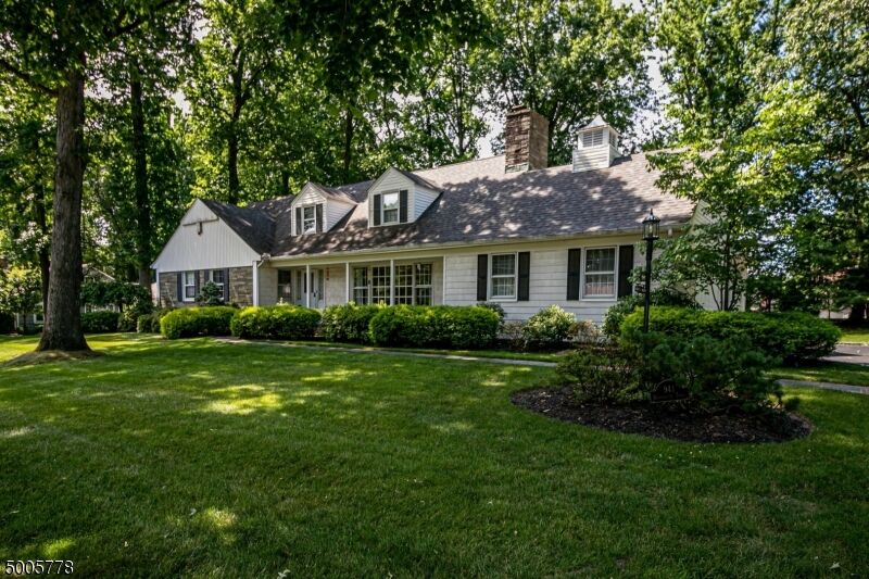 Property Photo:  941 Wyandotte Trl  NJ 07090 