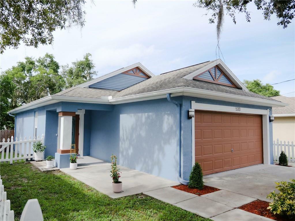 Property Photo:  530 E Oakwood Street  FL 34689 