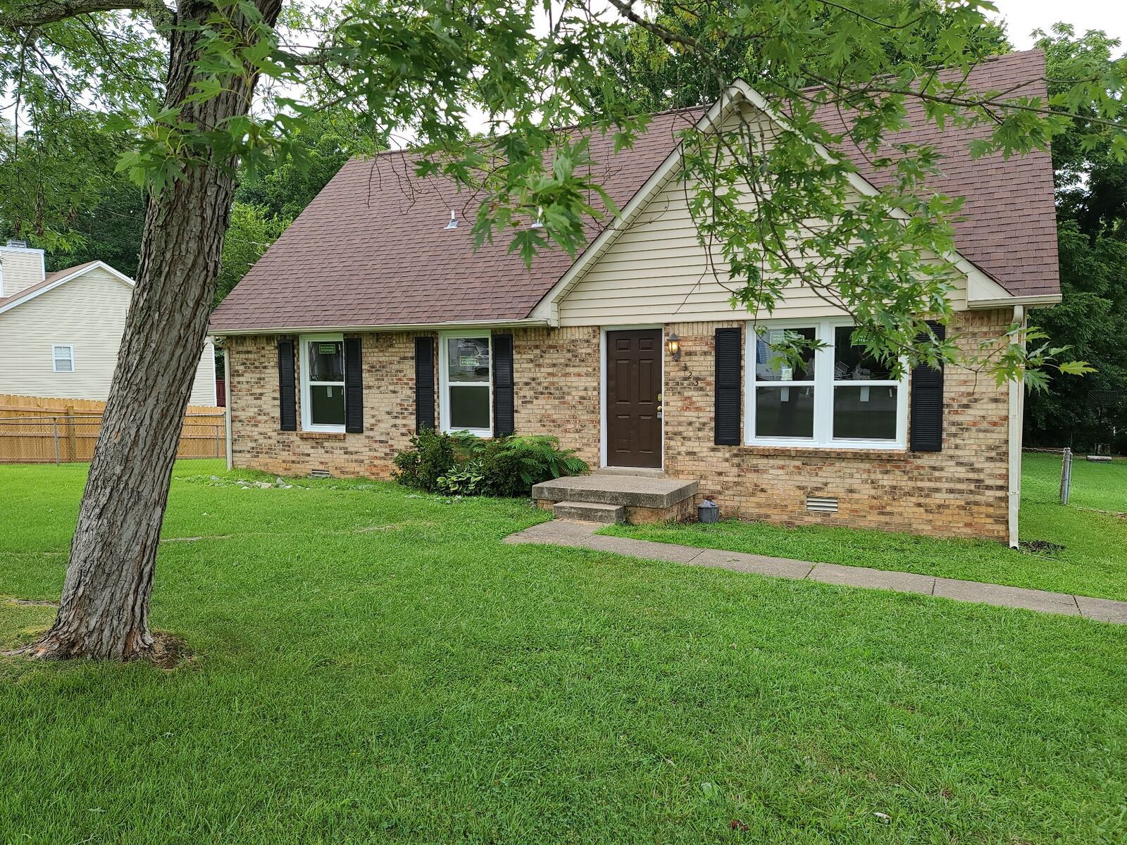 Property Photo: 323 Mills Dr TN 37042