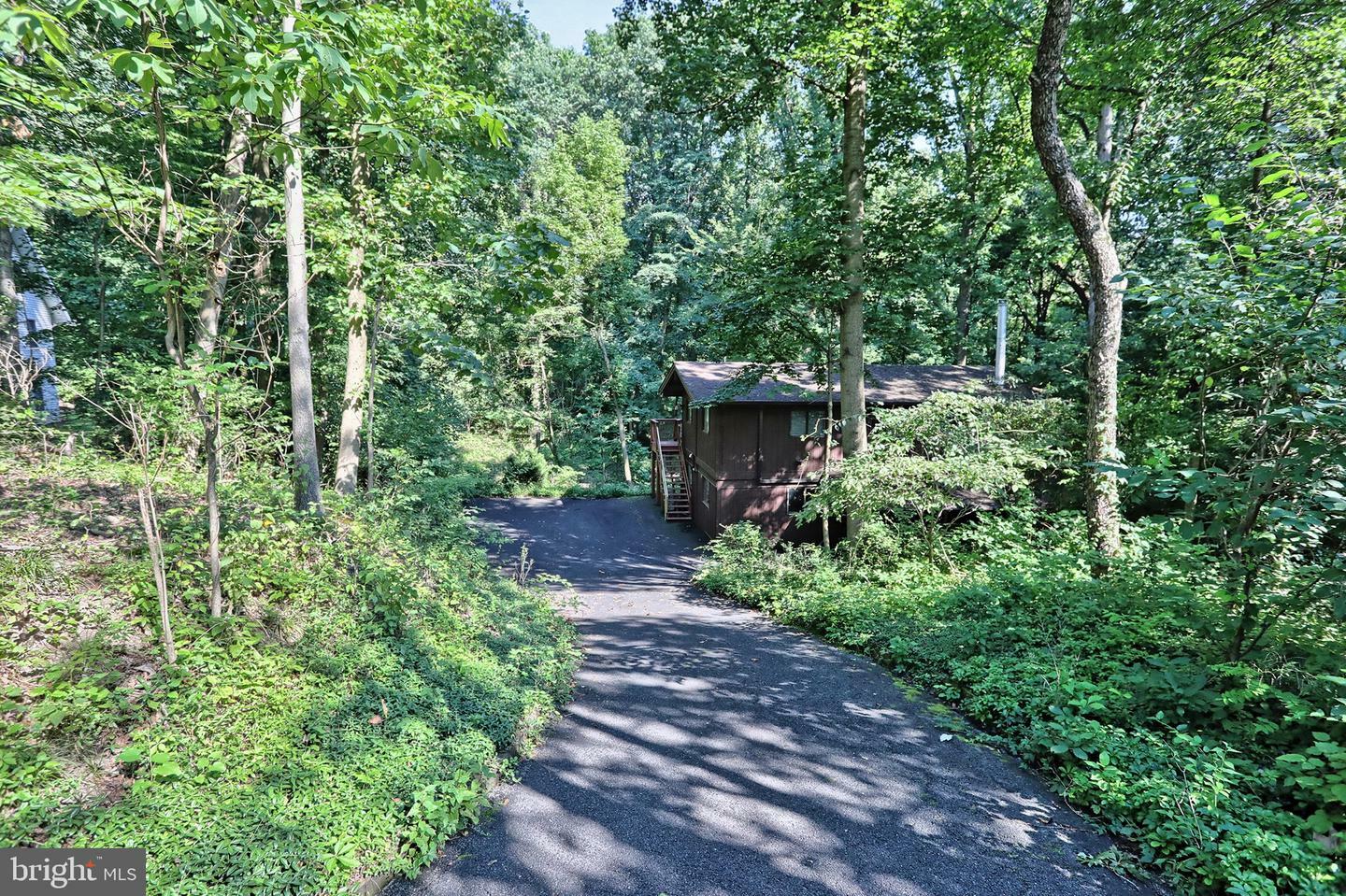 Property Photo:  850 Twin Oaks Drive  PA 17036 