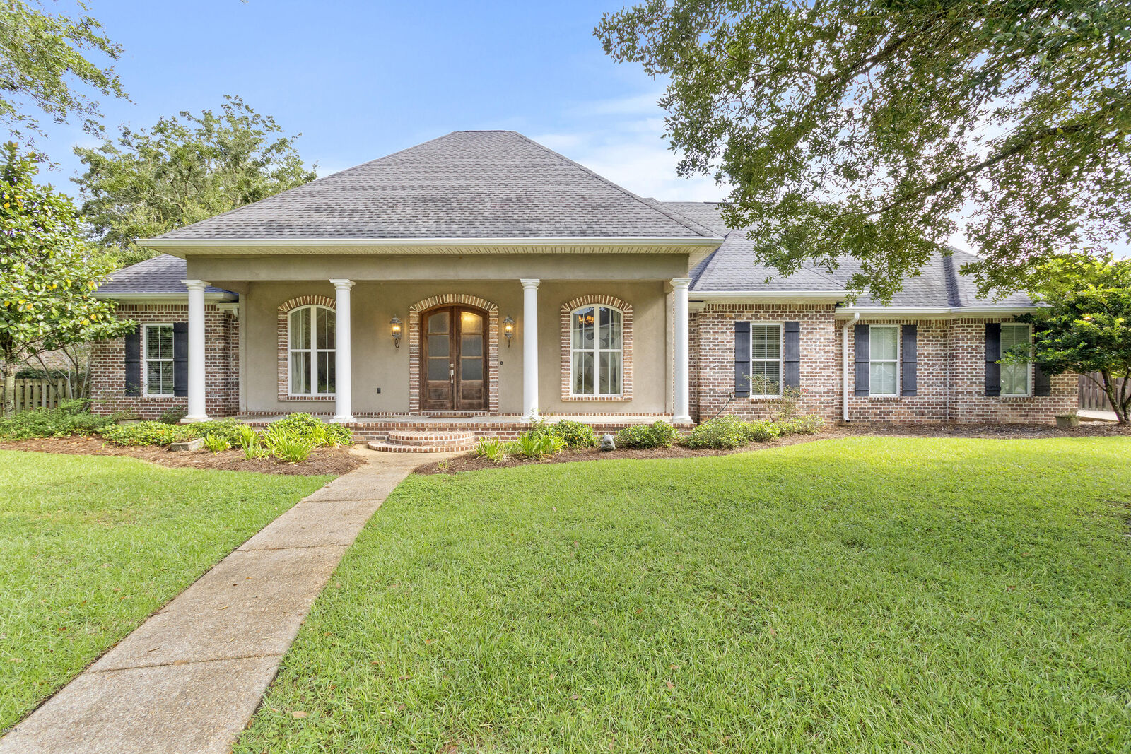 Property Photo:  3016 Oakleigh Circle  MS 39564 