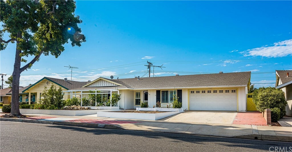 Property Photo:  1302 E Quincy Avenue  CA 92867 