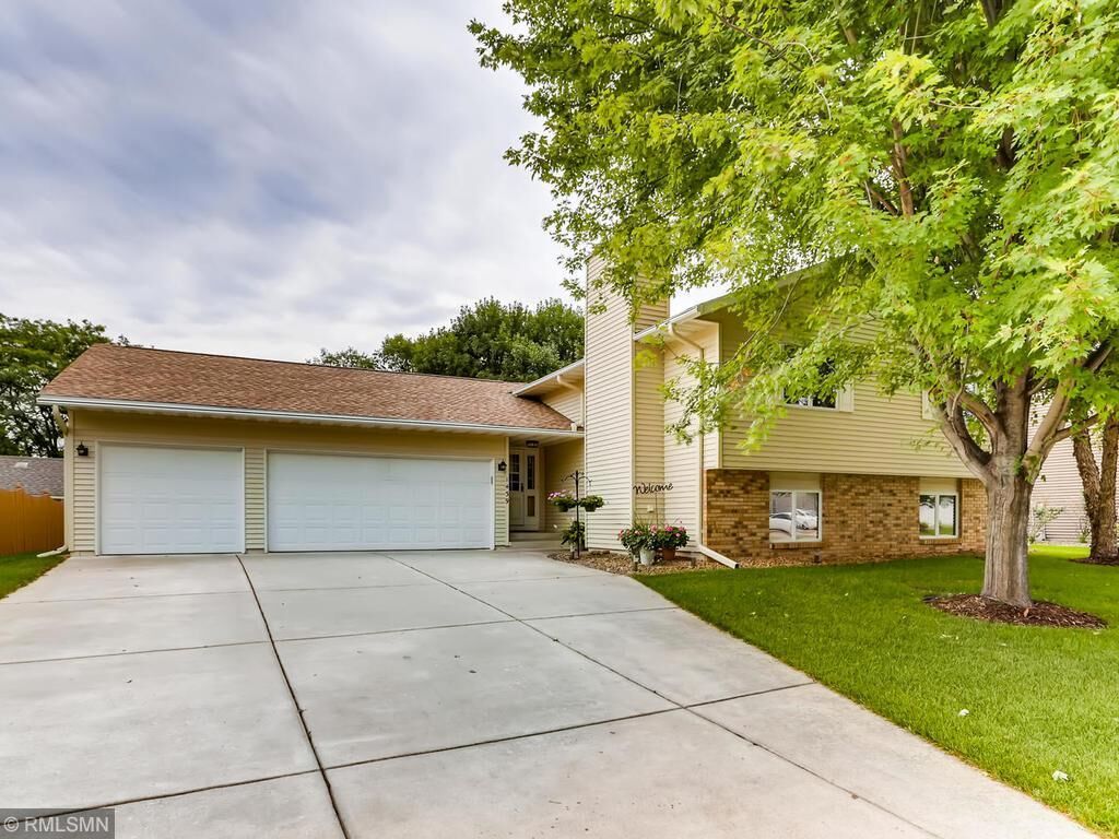 Property Photo:  1439 Erickson Drive  MN 55033 