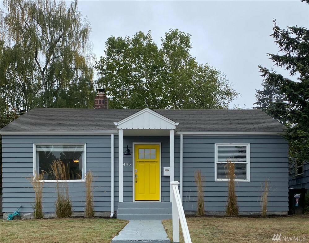 Property Photo: 8445 36th Ave SW WA 98126