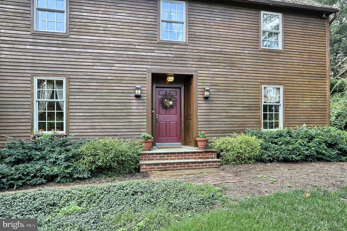 Property Photo:  1556 Woodhaven Drive  PA 17036 