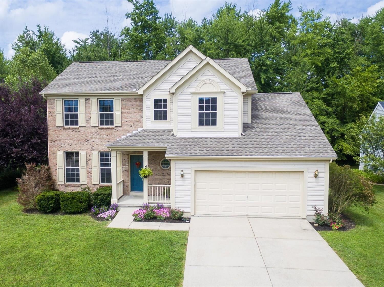 Property Photo: 1202 E Glen Echo Ln OH 45140