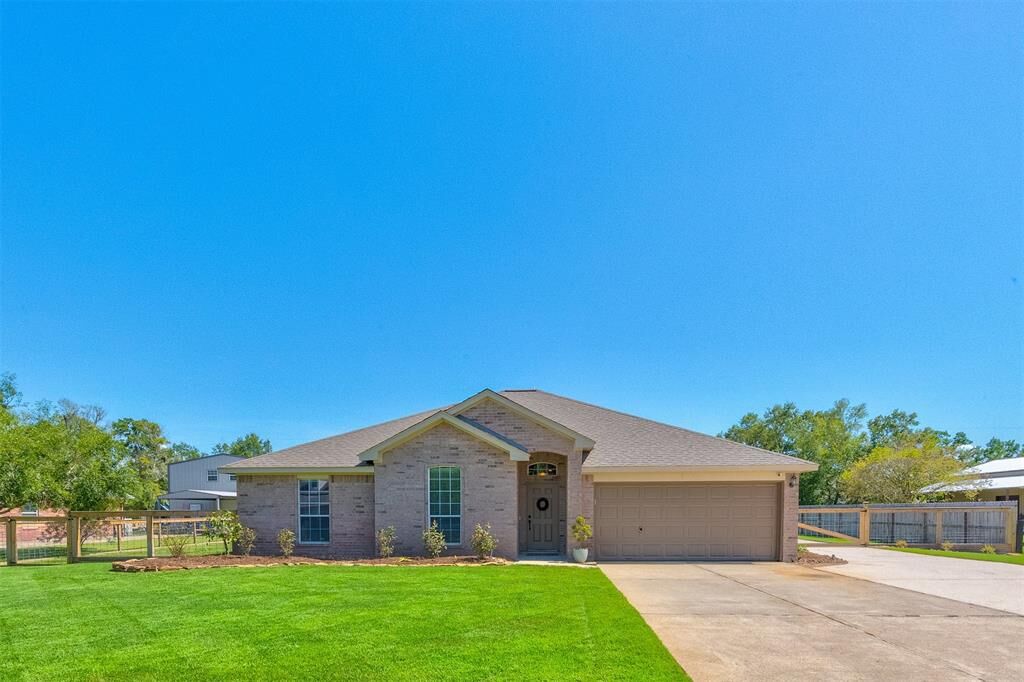 Property Photo:  1510 Williams Trace  TX 77523 