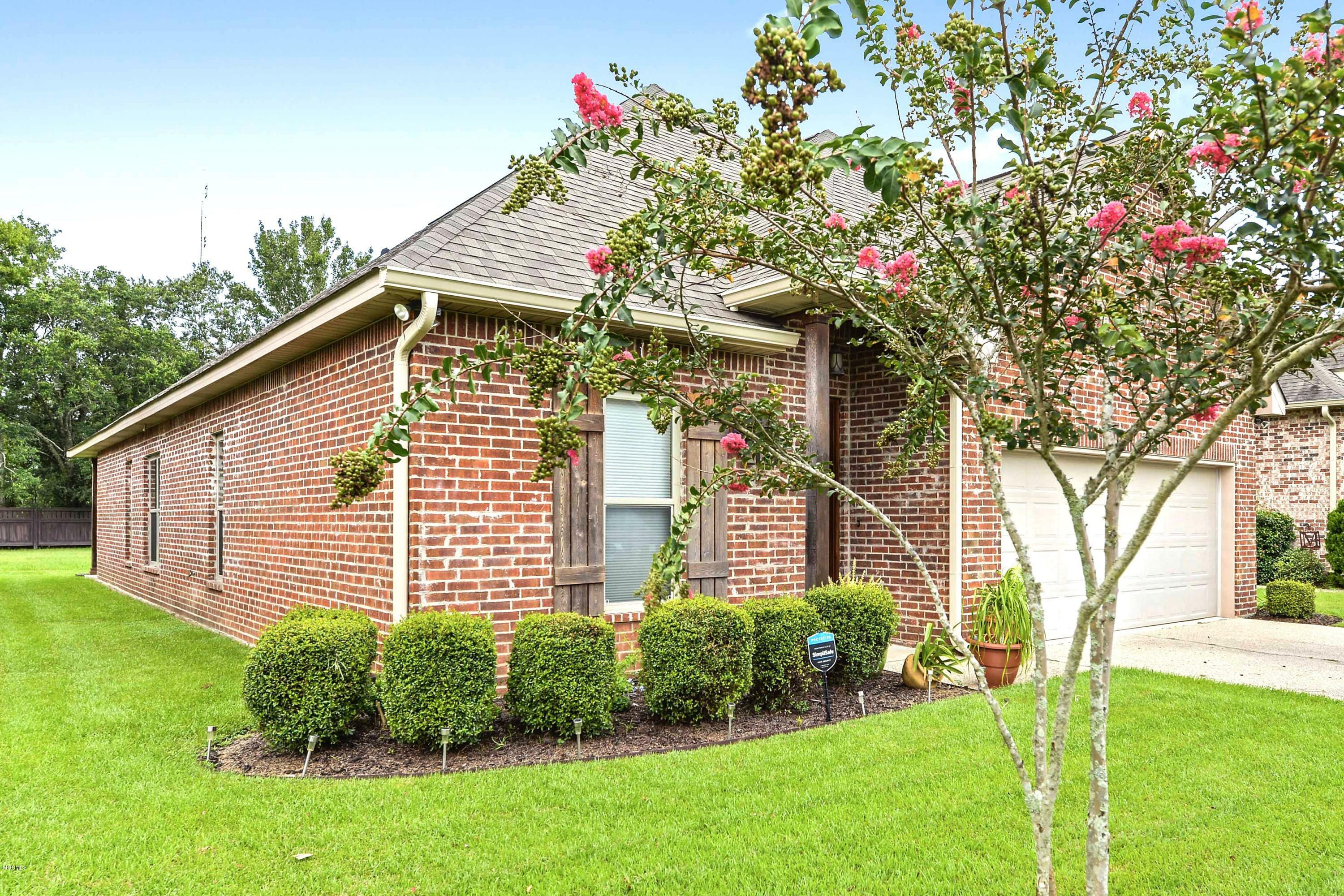 Property Photo:  3932 Acadian Village Drive  MS 39564 