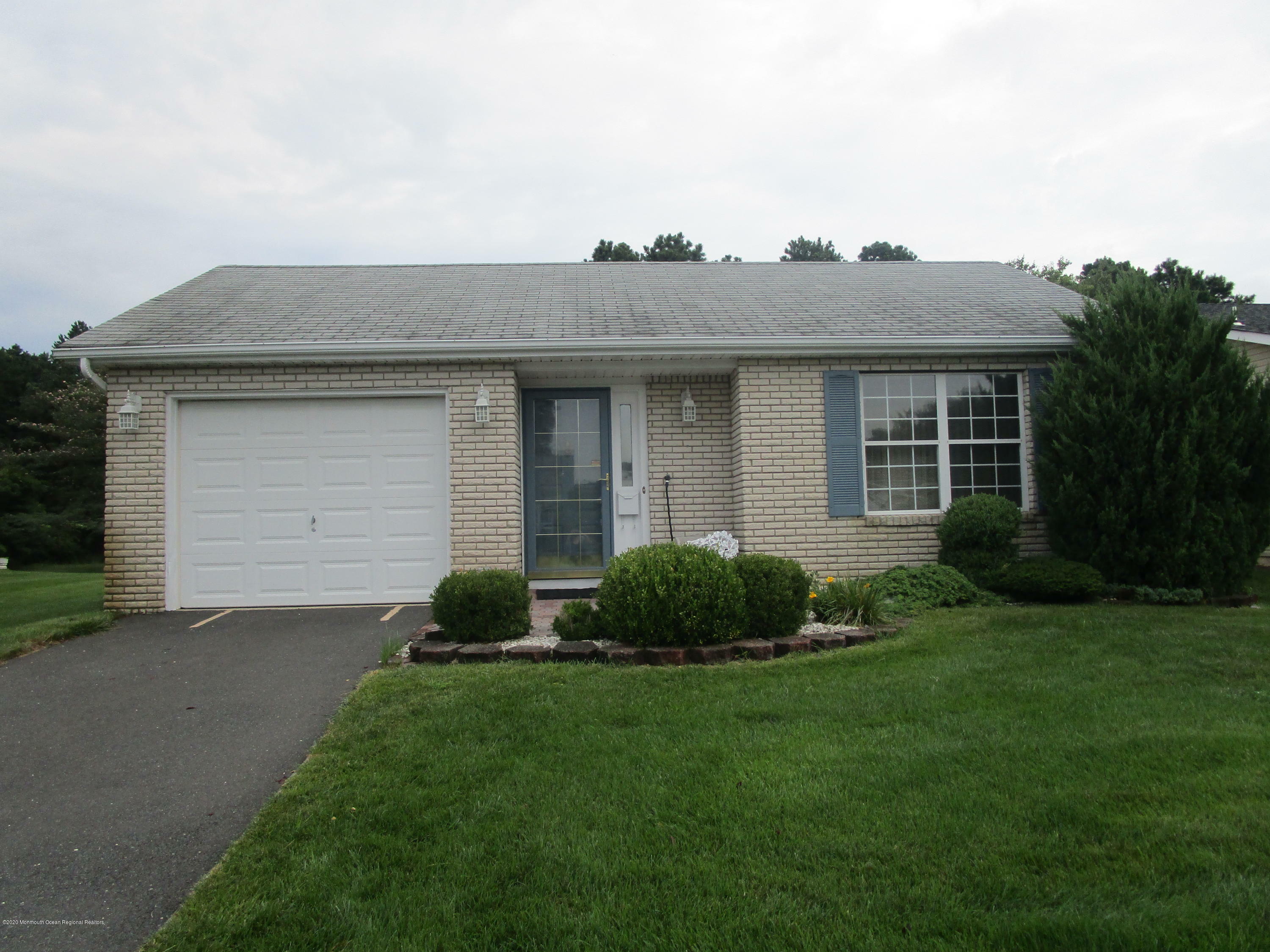 Property Photo:  47 Greenbriar Boulevard  NJ 08724 