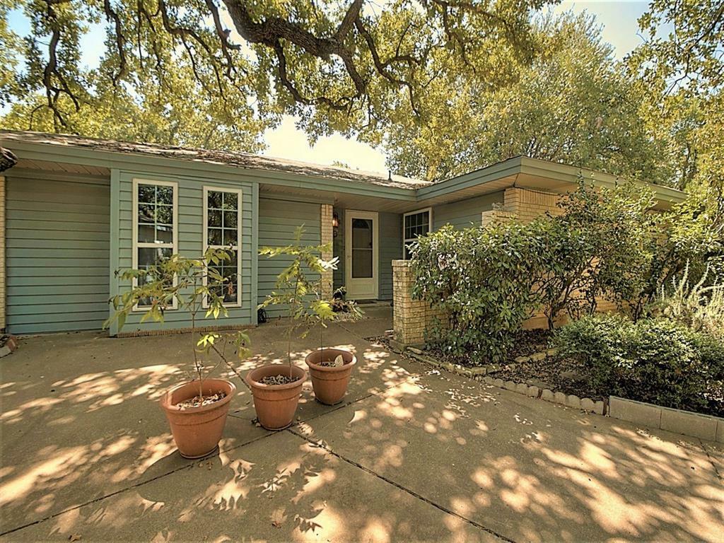 Property Photo:  121 Mountain View Drive  TX 76020 