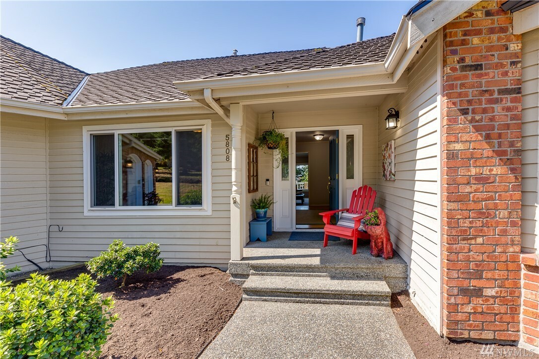 Property Photo:  5808 Central Dr  WA 98275 